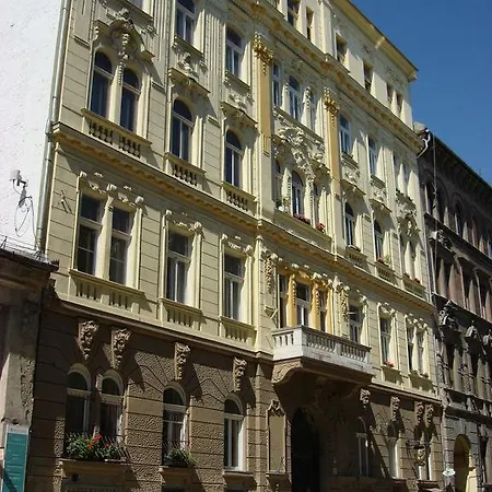 Apartament Jokai *