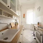 Jokai Apartment *